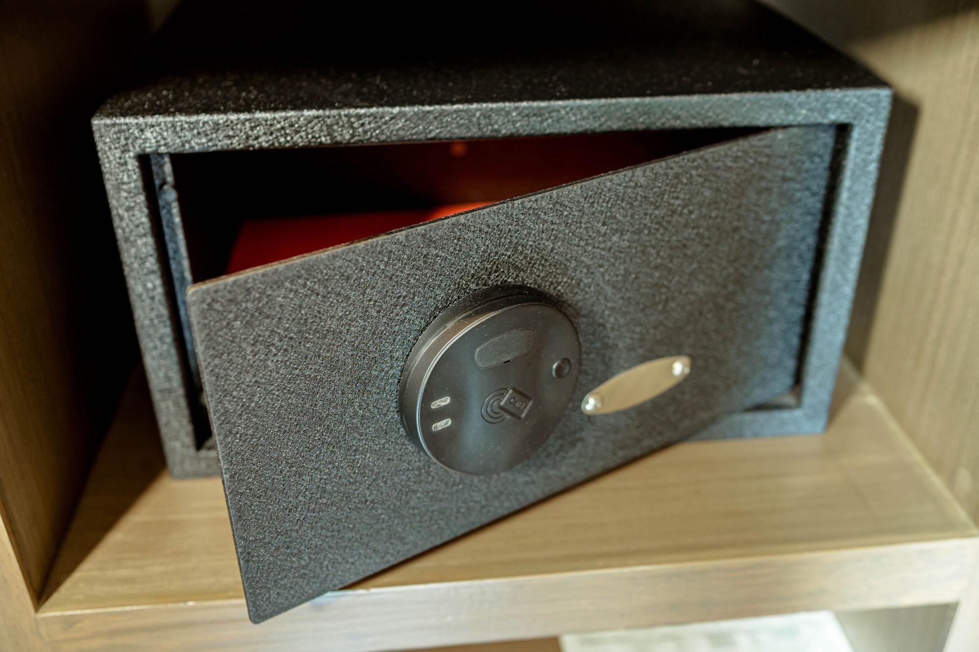Mytt Hotel Pattaya - Sha Extra Plus Kültér fotó A safe