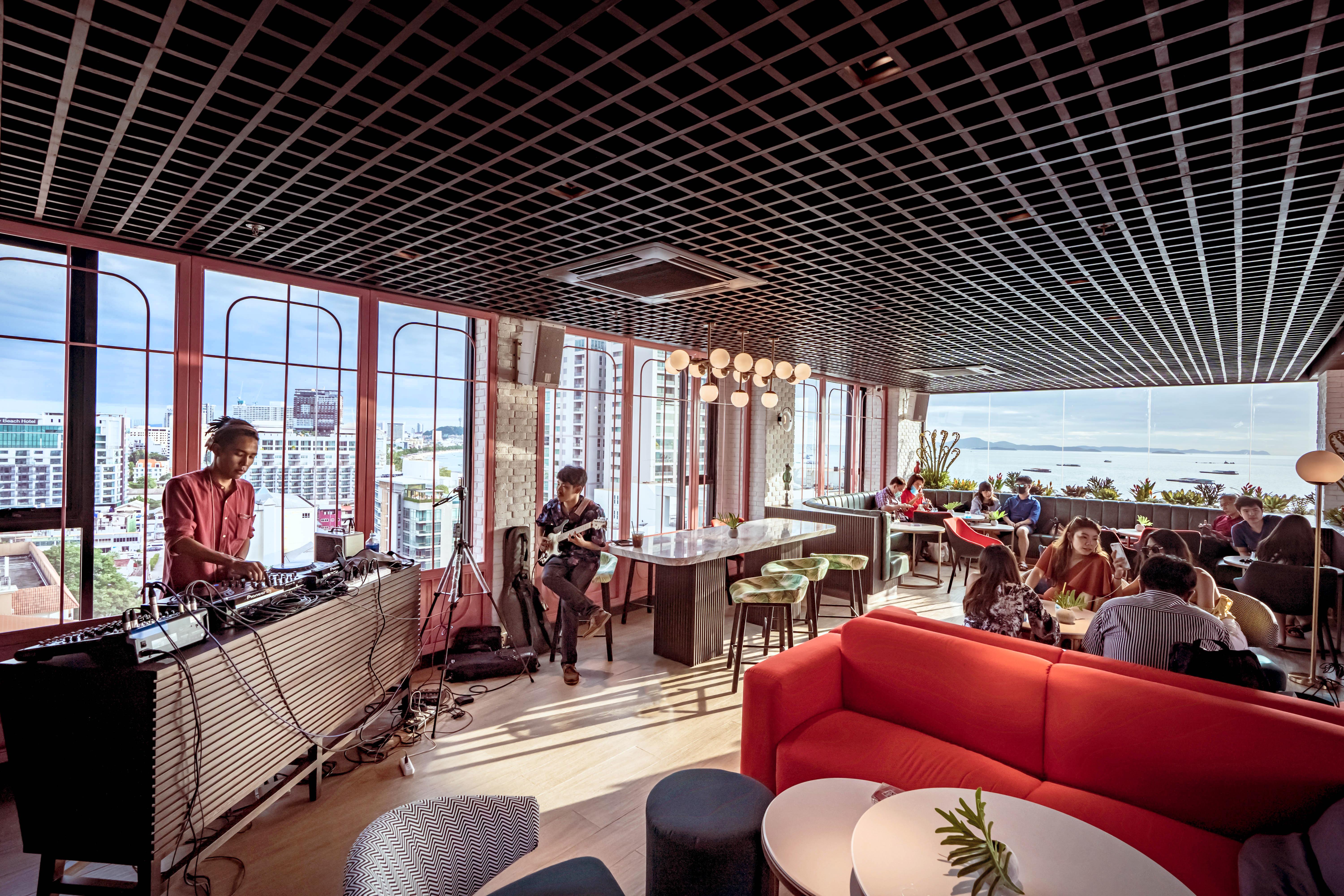 Mytt Hotel Pattaya - Sha Extra Plus Kültér fotó The Sky Bar