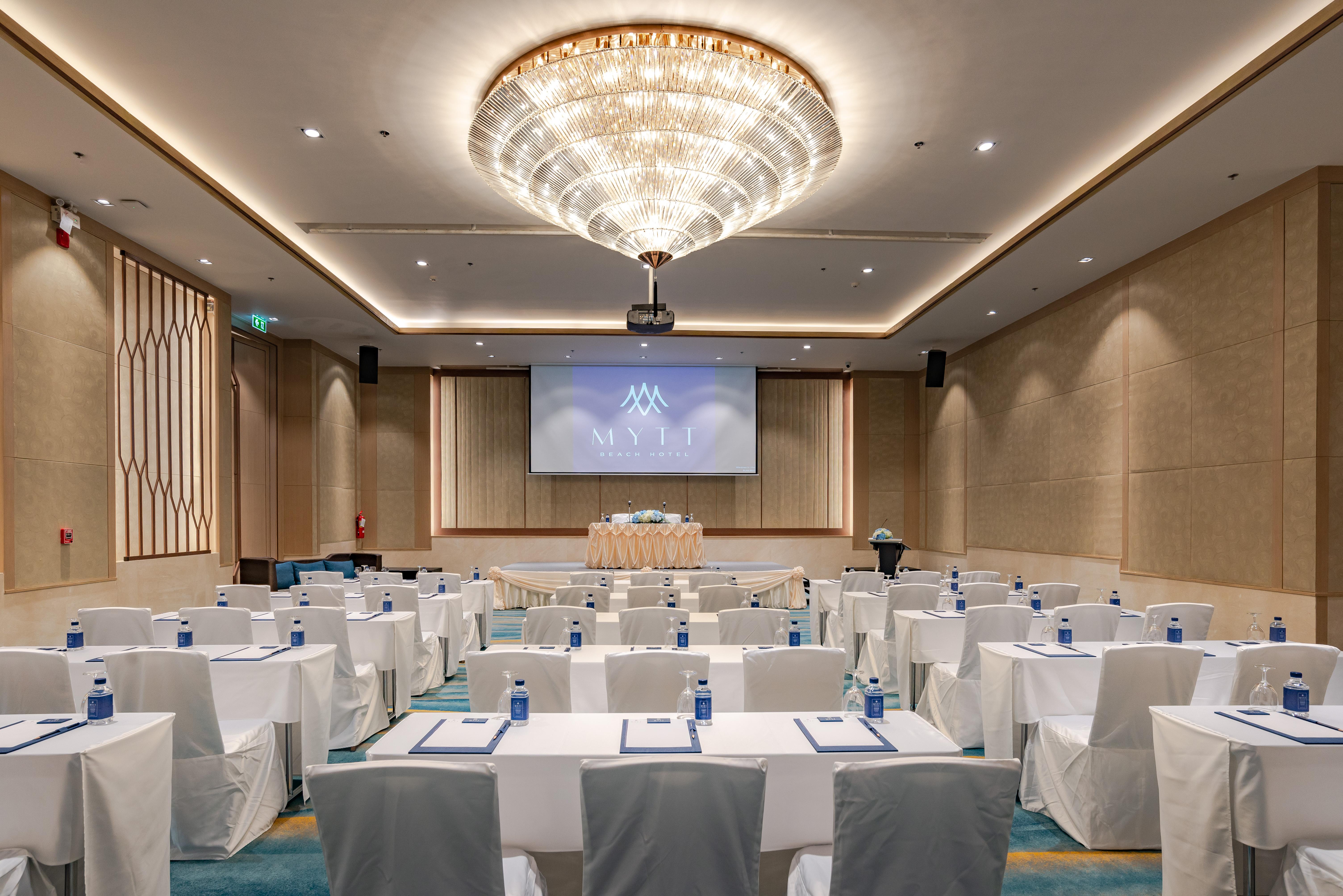 Mytt Hotel Pattaya - Sha Extra Plus Kültér fotó Meeting room at the hotel